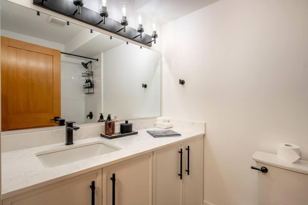 Powder & Pines Luxury Suite วิสต์เลอร์ ภายนอก รูปภาพ