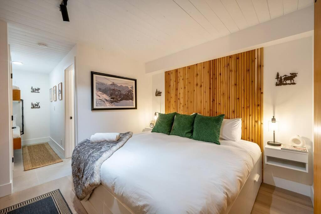 Powder & Pines Luxury Suite วิสต์เลอร์ ภายนอก รูปภาพ