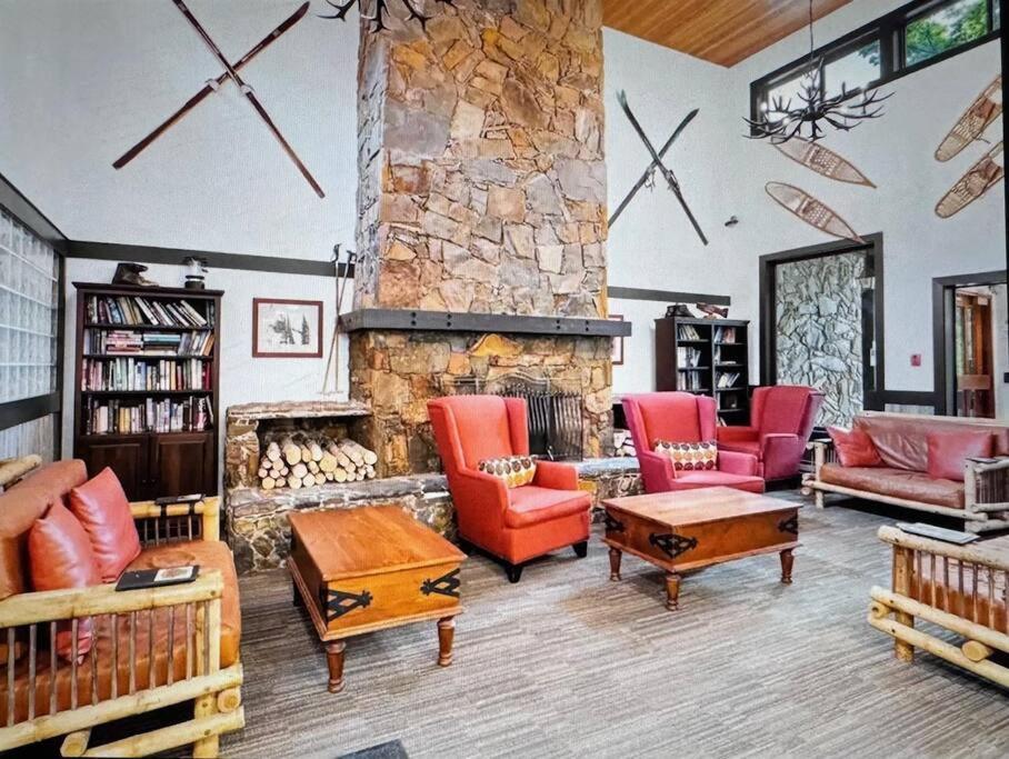 Powder & Pines Luxury Suite วิสต์เลอร์ ภายนอก รูปภาพ
