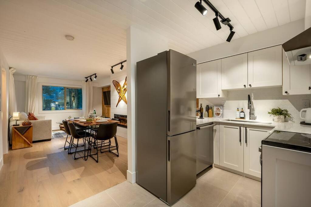 Powder & Pines Luxury Suite วิสต์เลอร์ ภายนอก รูปภาพ